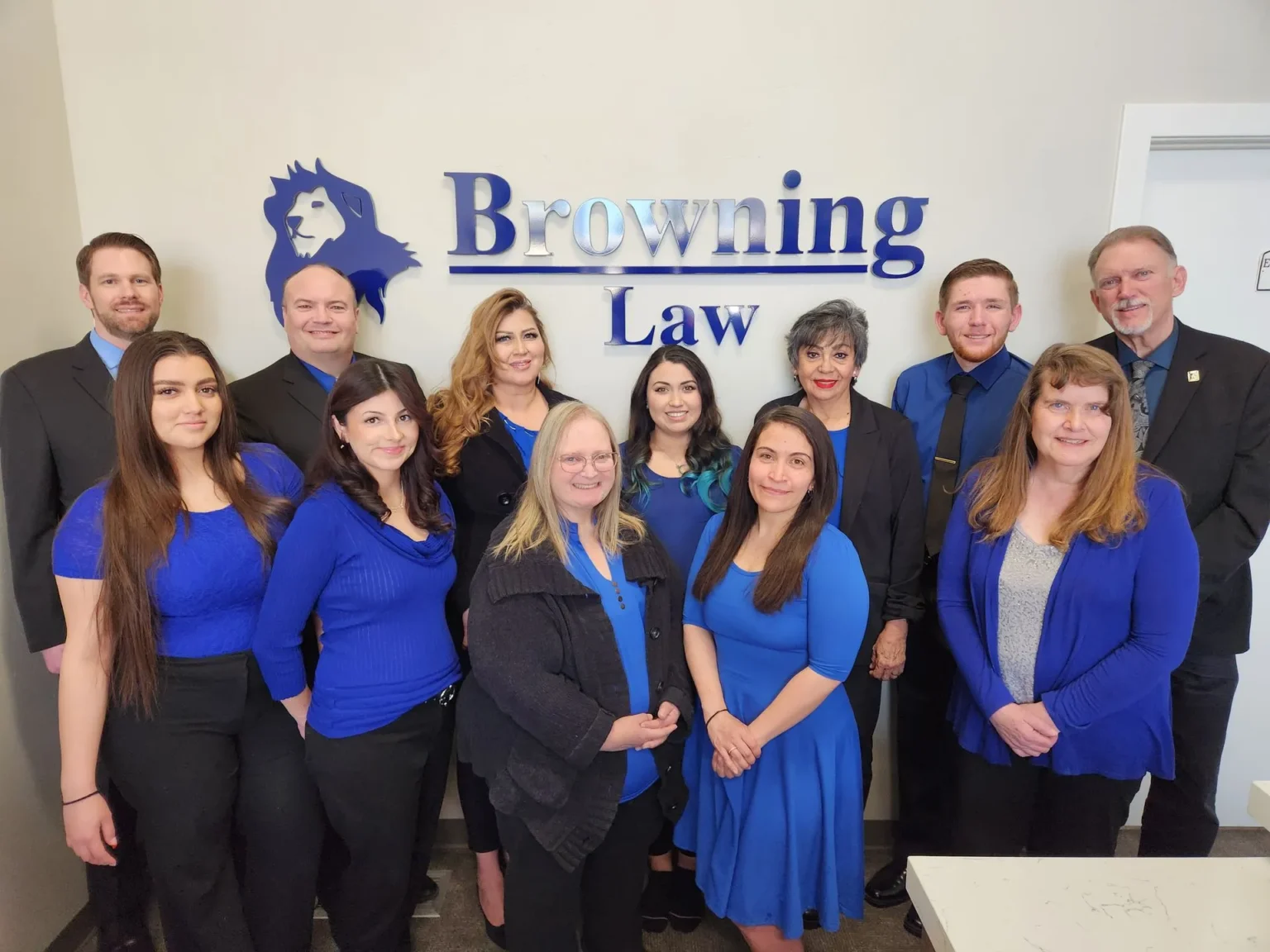 Allen Browning y Personal - Equipo Legal